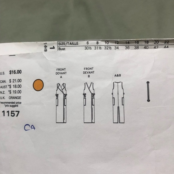 Vogue Attitudes Pattern 1157 - Classic Design by Aldi- elegent but easy dress - Picture 8 of 11